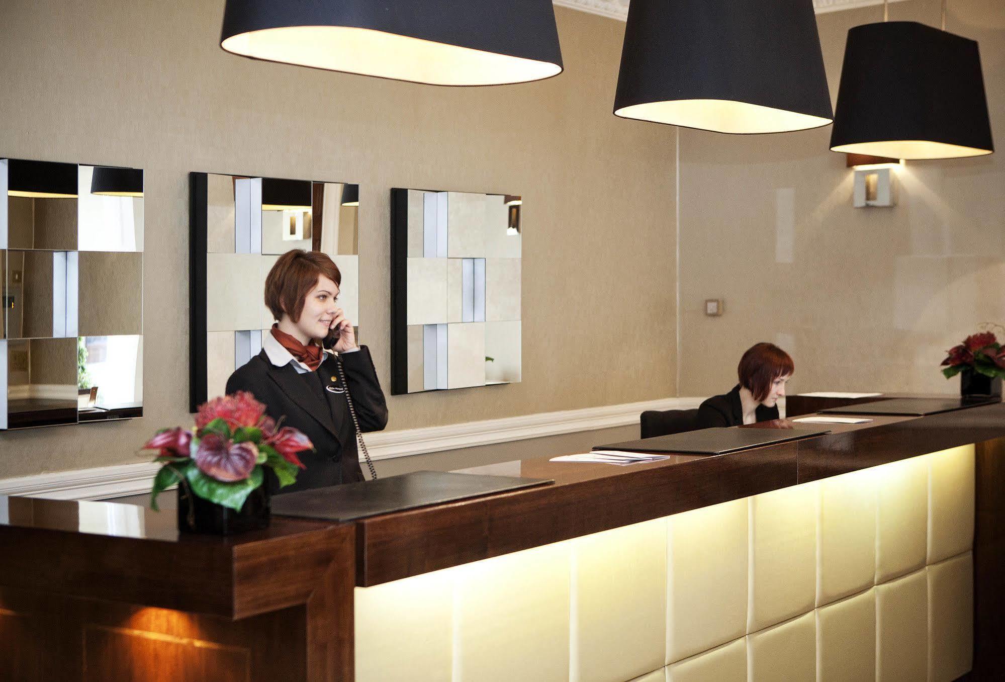 Aparthotel Fraser