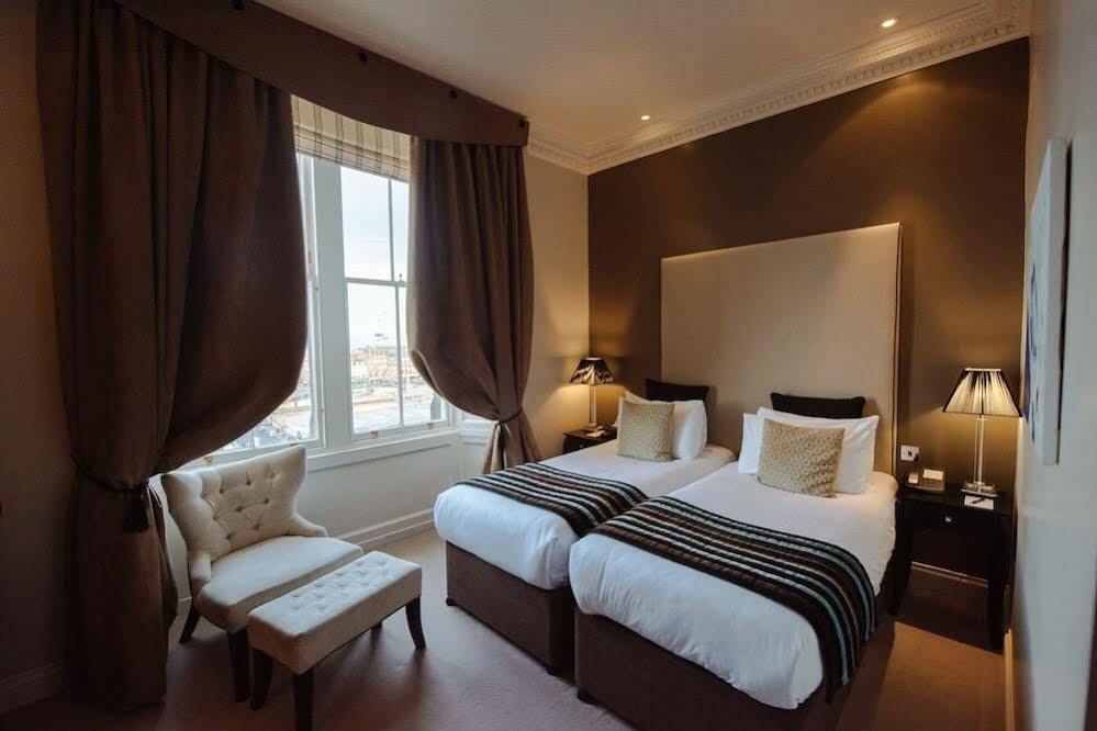 Aparthotel Fraser 4*